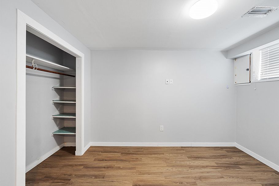 657 E 57th Avenue Vancouver, BC - 22