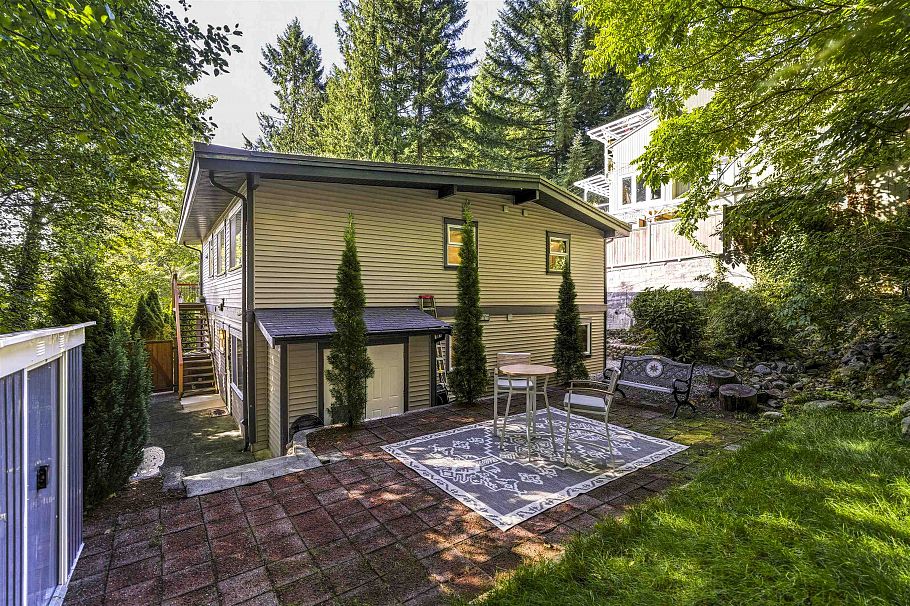 884 Wellington Drive North Vancouver, BC - 39