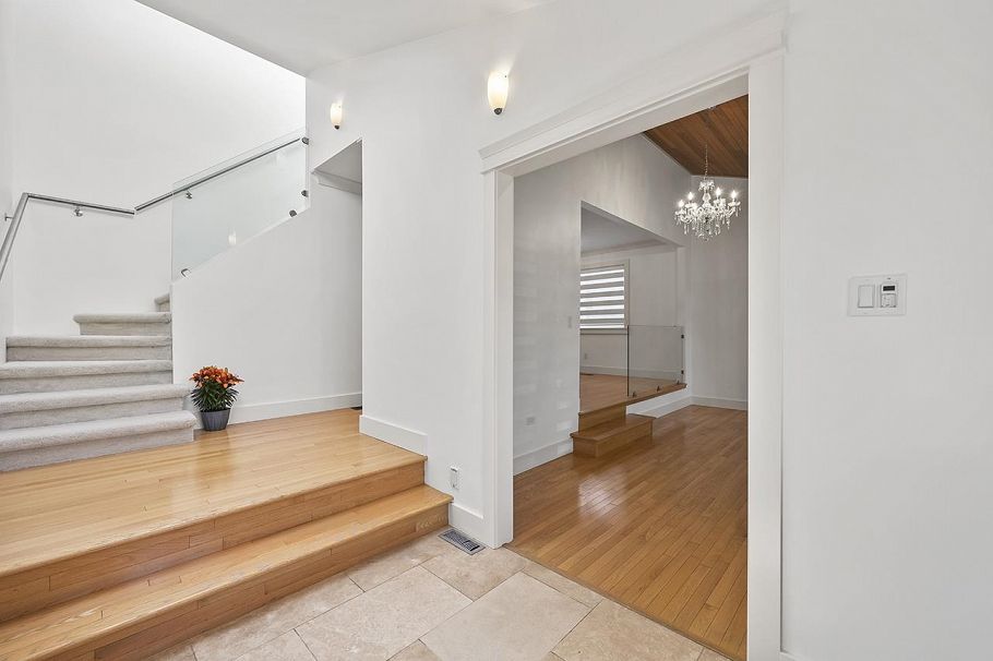 3558 W 32nd Avenue Vancouver, BC - 4