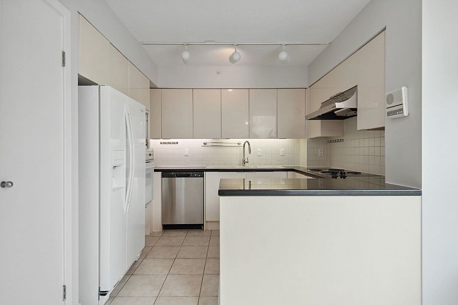 5A 1403 Beach Avenue Vancouver, BC - 19