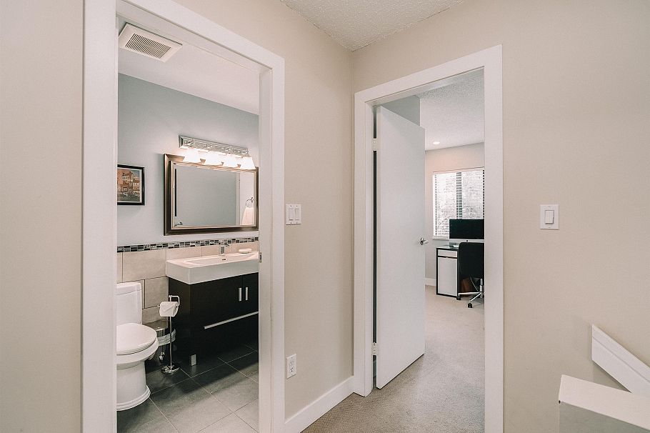 19 230 W 14th Street North Vancouver, BC - 26