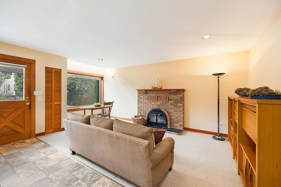 4548 W 7th Avenue Vancouver, BC - 10