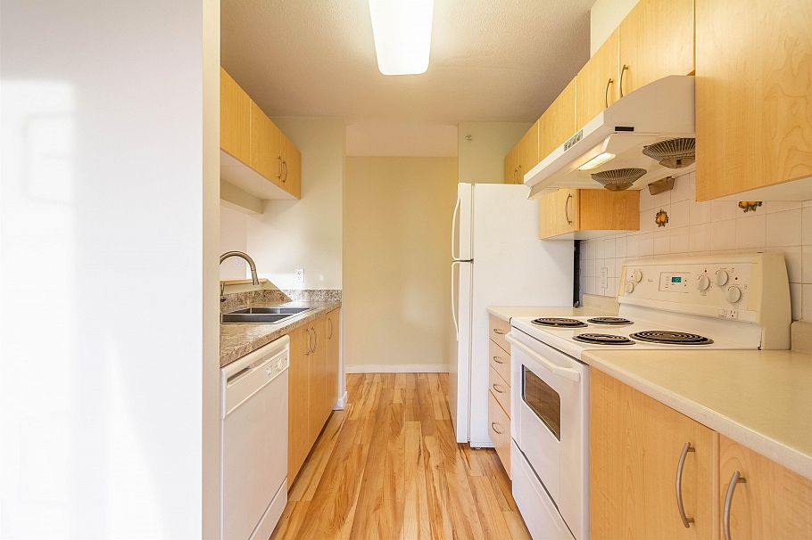 305 3588 Crowley Drive Vancouver, BC - 6