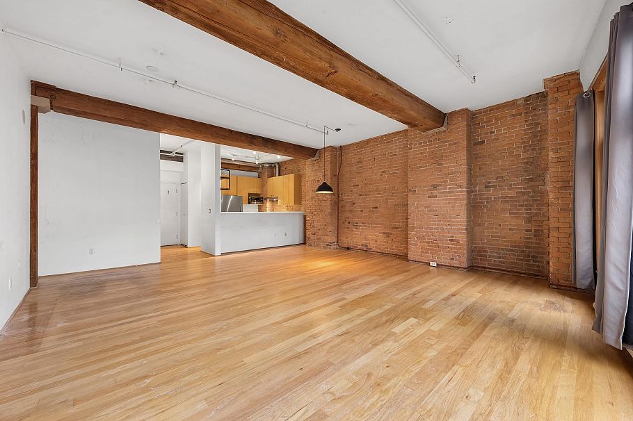 406 518 Beatty Street Vancouver, BC - 2