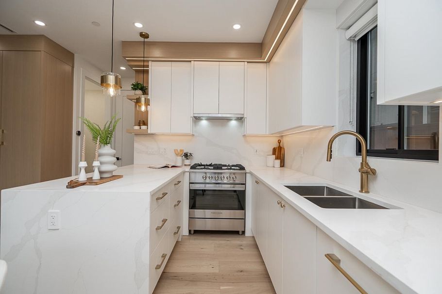 2 150 E 51st Avenue Vancouver, BC - 5