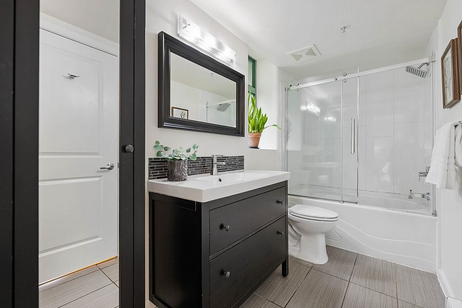 TH4 1889 Rosser Avenue Burnaby, BC - 22