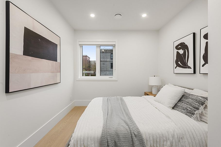 2 3393 Victoria Drive Vancouver, BC - 17