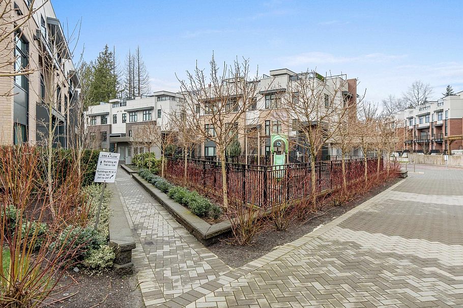 176 2035 Glenaire Drive North Vancouver, BC - 35