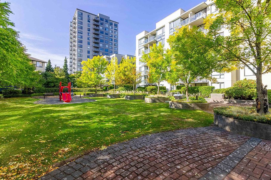 305 3588 Crowley Drive Vancouver, BC - 21