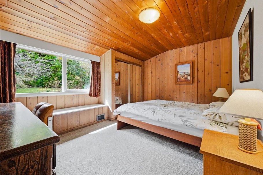 809 Roslyn Boulevard North Vancouver, BC - 27