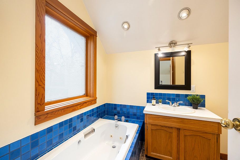 4548 W 7th Avenue Vancouver, BC - 15