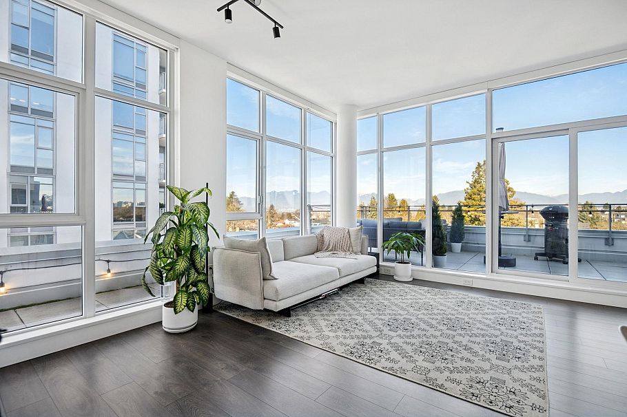 PH1 2455 Kingsway Vancouver, BC - 2