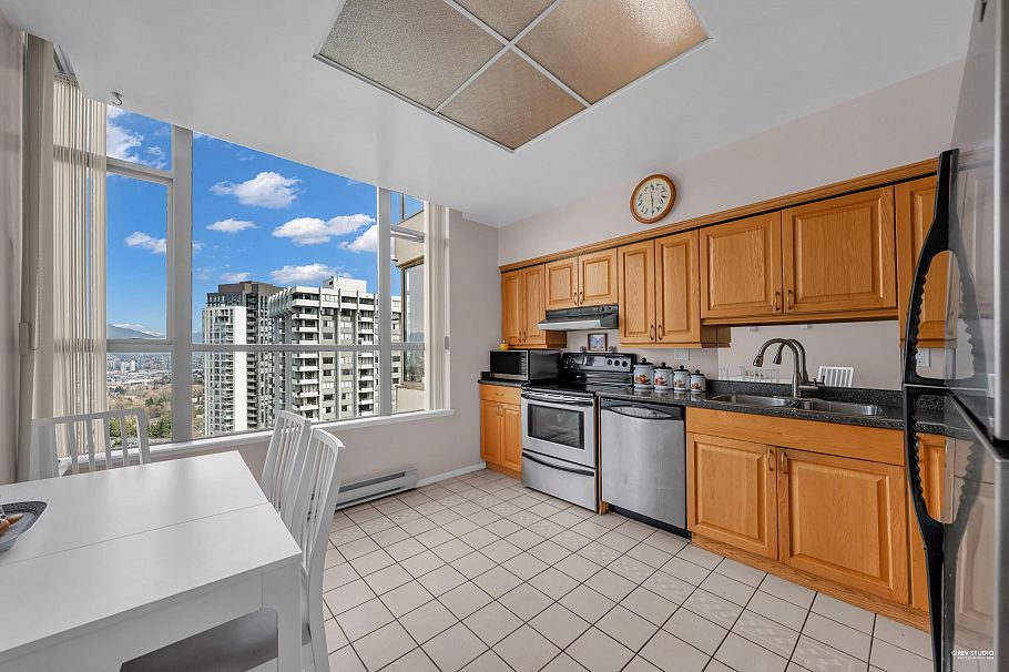 2301 5885 Olive Avenue Burnaby, BC - 14