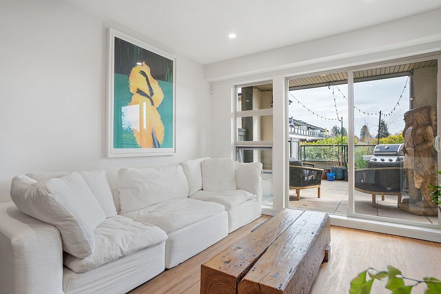 218 4550 Fraser Street Vancouver, BC - 2