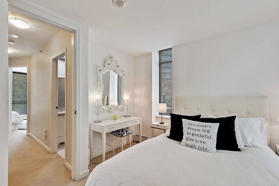 168 W 1st Street North Vancouver, BC - 8