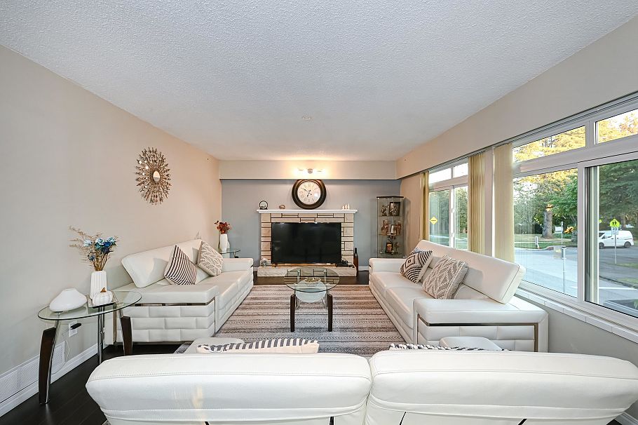 2295 E 48th Avenue Vancouver, BC - 23