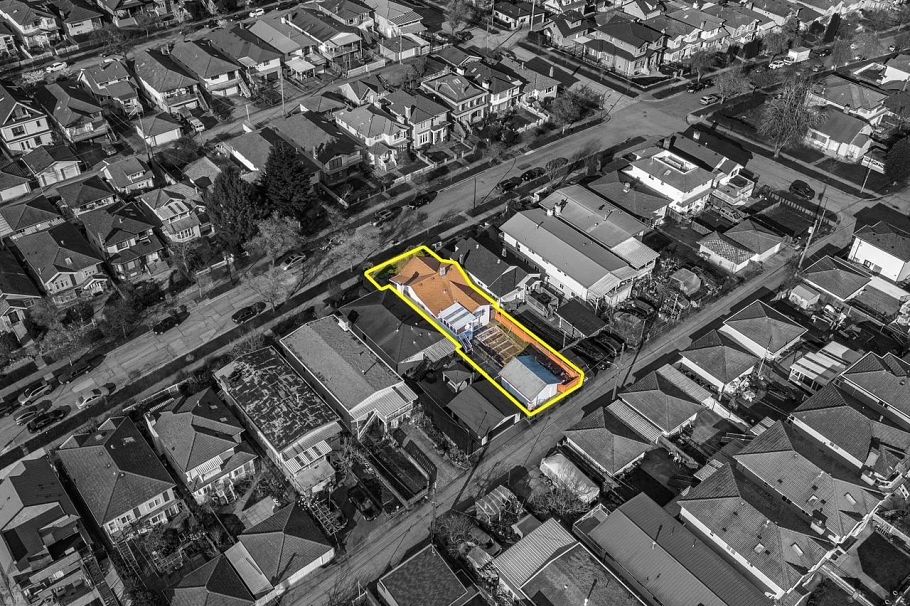 2958 E 4th Avenue Vancouver, BC - 22