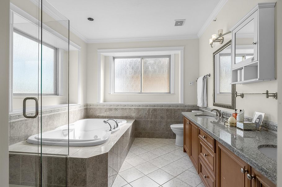 8038 Selkirk Street Vancouver, BC - 16