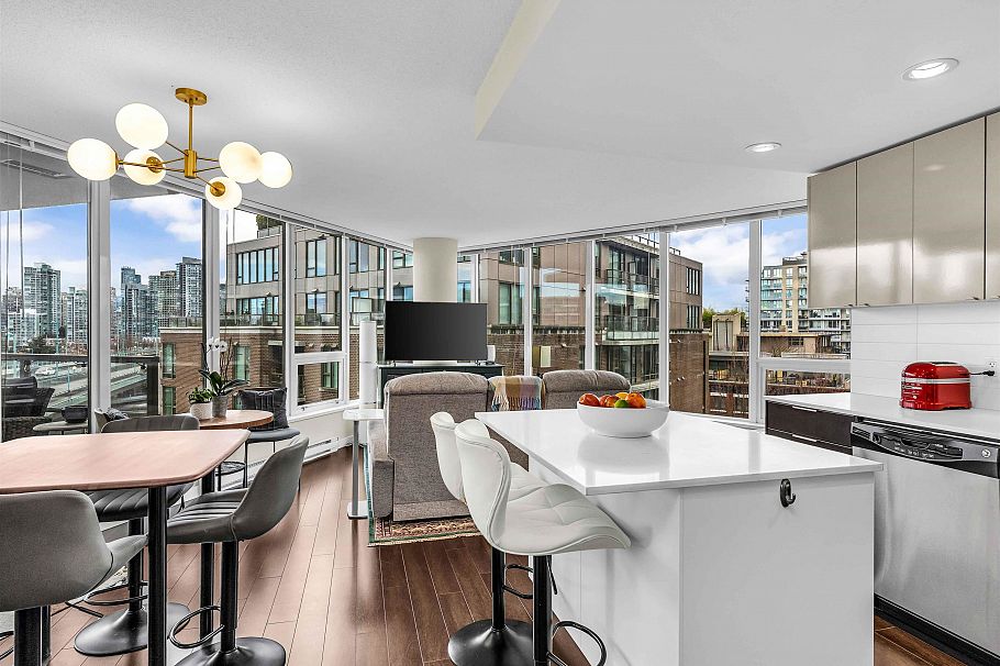 704 445 W 2nd Avenue Vancouver, BC - 4