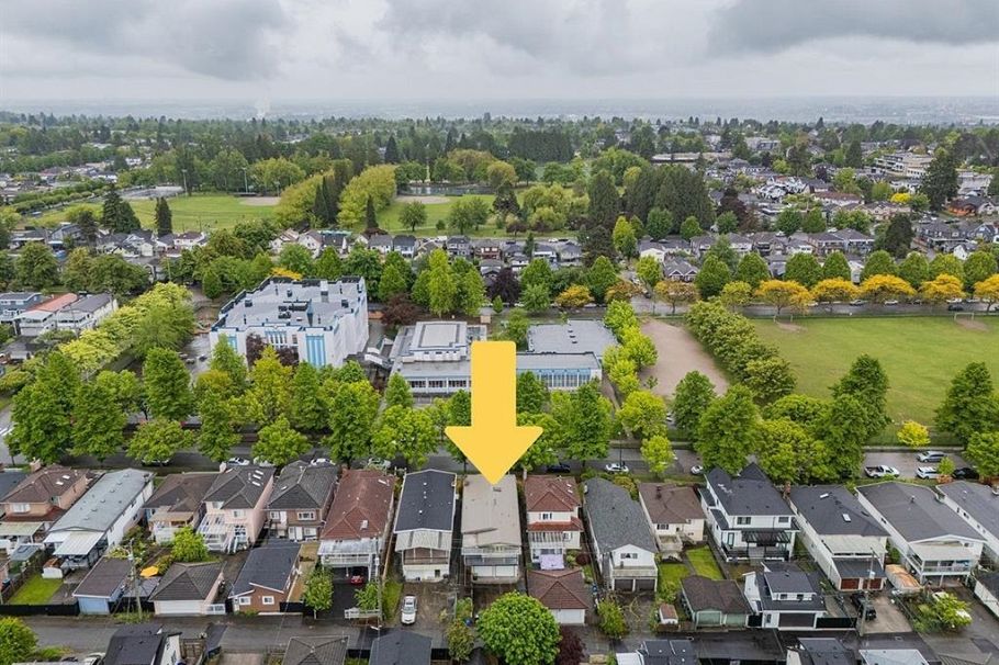 919 E 39th Avenue Vancouver, BC - 8