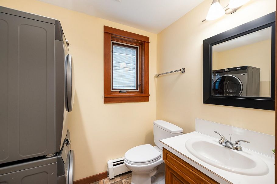 4548 W 7th Avenue Vancouver, BC - 8