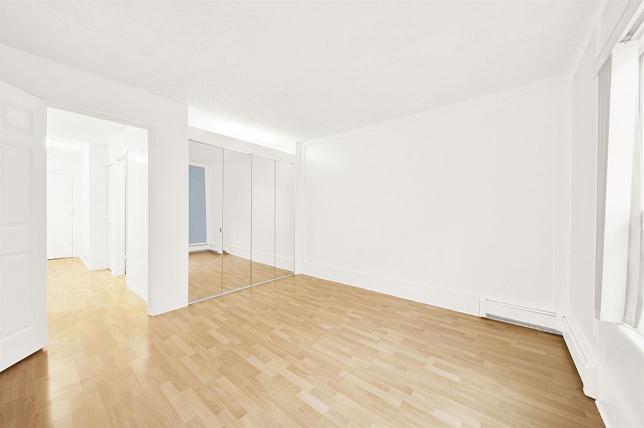 202 8707 Hudson Street Vancouver, BC - 4