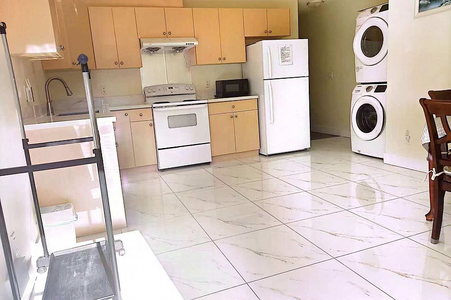 Basement Suite 44XX HUXLEY AVENUE, Burnaby BC V5G 3E9 Burnaby, BC - 1