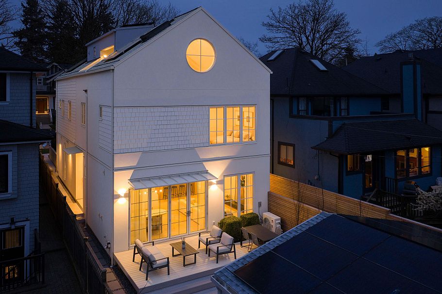 2 3449 W 22nd Avenue Vancouver, BC - 34