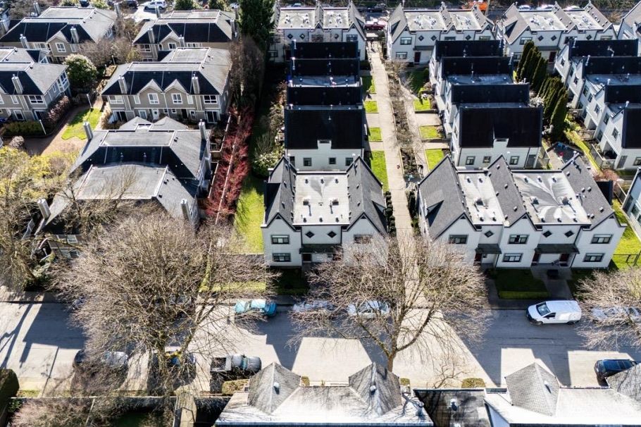 38 889 Tobruck Avenue North Vancouver, BC - 36