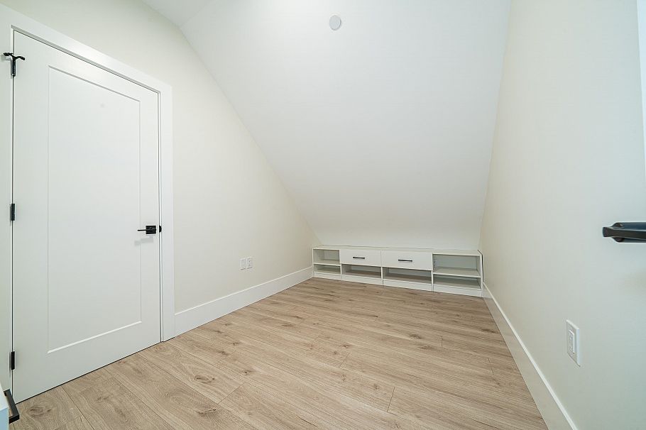 972 Park Drive Vancouver, BC - 27