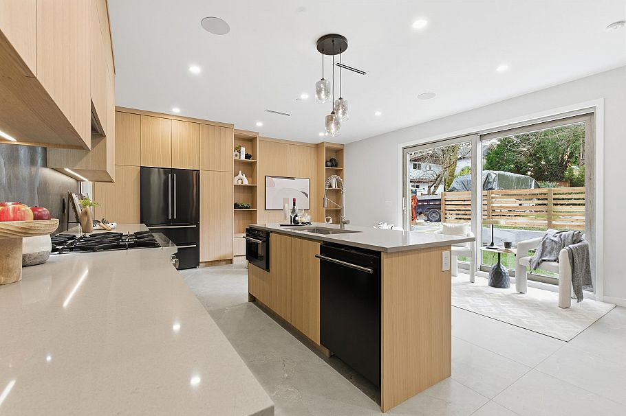 1 2091 E 20th Avenue Vancouver, BC - 12