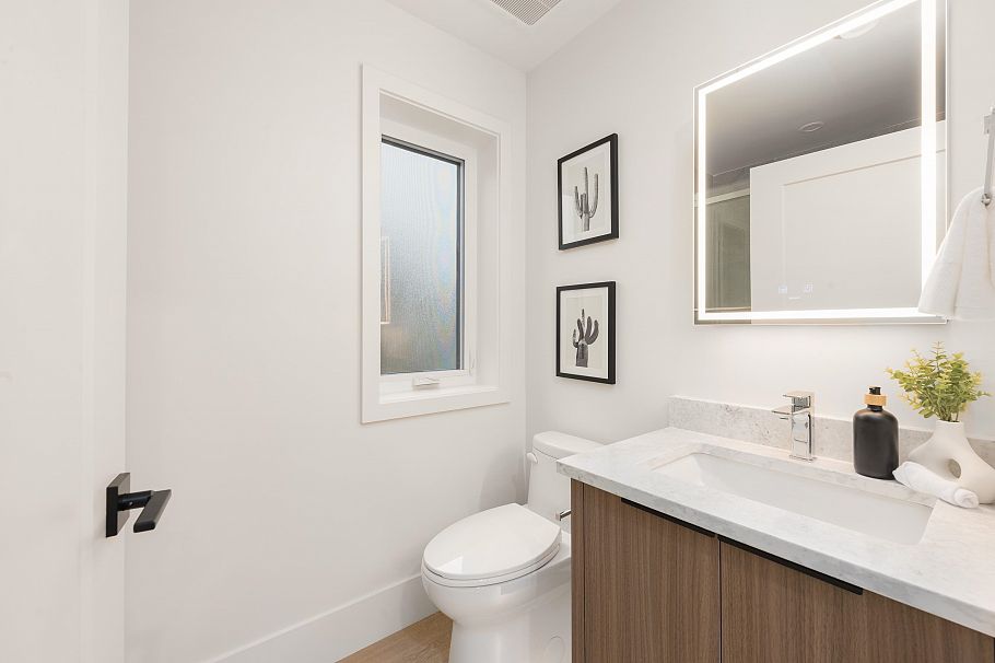 1 3393 Victoria Drive Vancouver, BC - 16