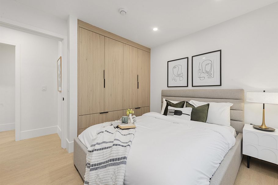 2 3393 Victoria Drive Vancouver, BC - 5