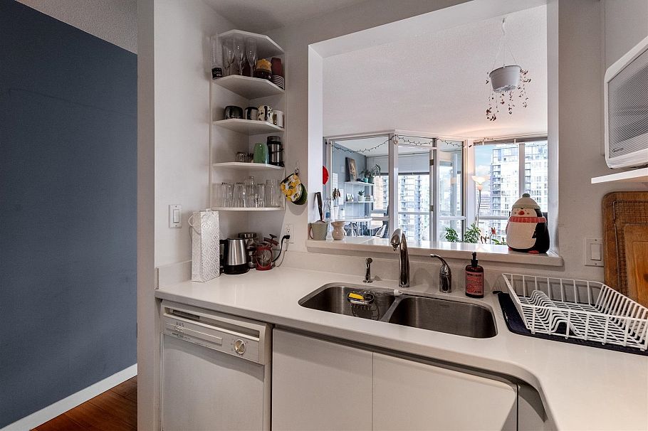 2203 1188 Richards Street Vancouver, BC - 10