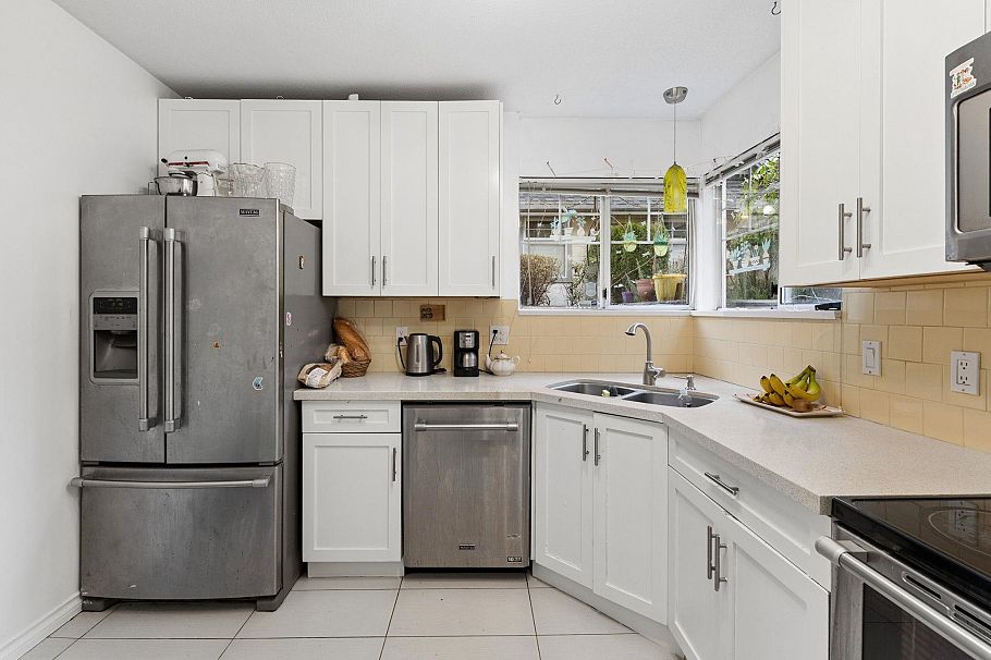 42 6511 Chambord Place Vancouver, BC - 23