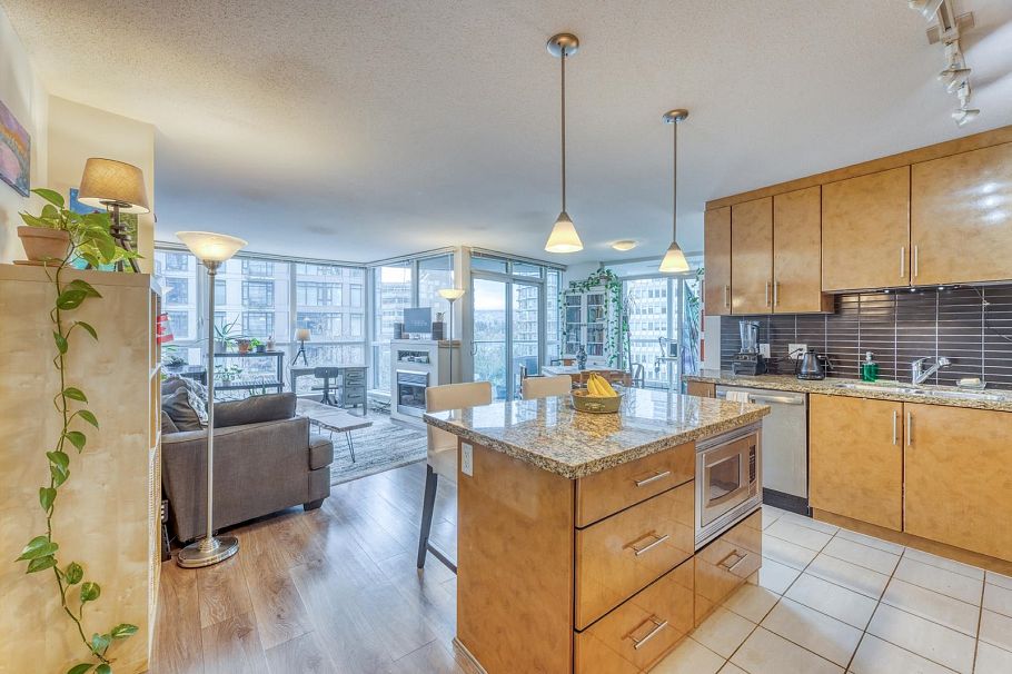 501 1189 Melville Street Vancouver, BC - 2