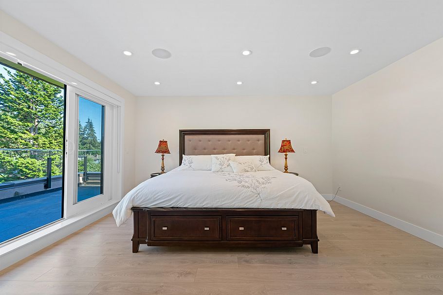 5199 Cliffridge Avenue North Vancouver, BC - 28