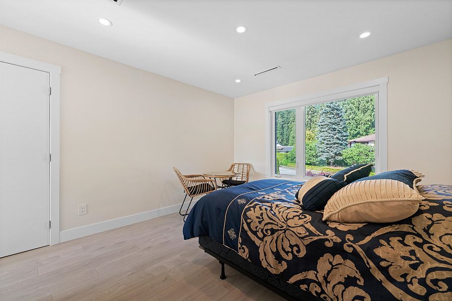 5199 Cliffridge Avenue North Vancouver, BC - 33