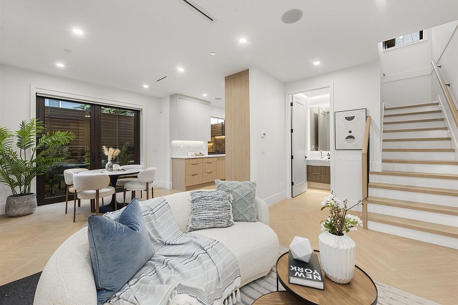 2 3393 Victoria Drive Vancouver, BC - 12