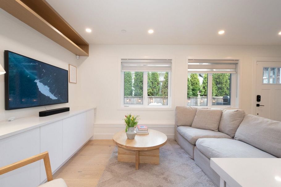 1026 E 13th Avenue Vancouver, BC - 11