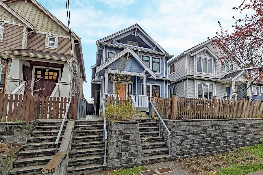 1260 E 14th Avenue Vancouver, BC - 1