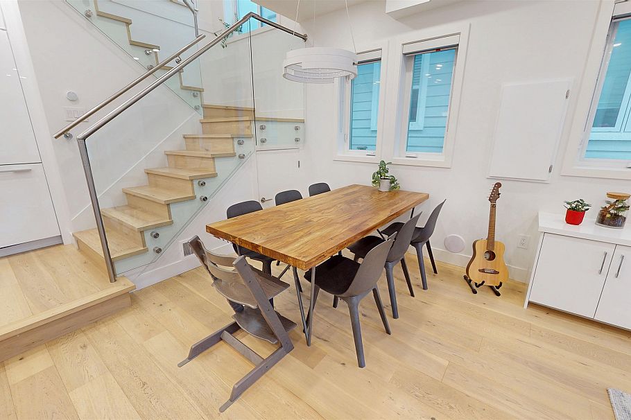 1260 E 14th Avenue Vancouver, BC - 5