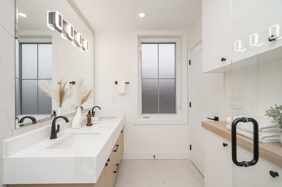 1 150 E 51st Avenue Vancouver, BC - 20