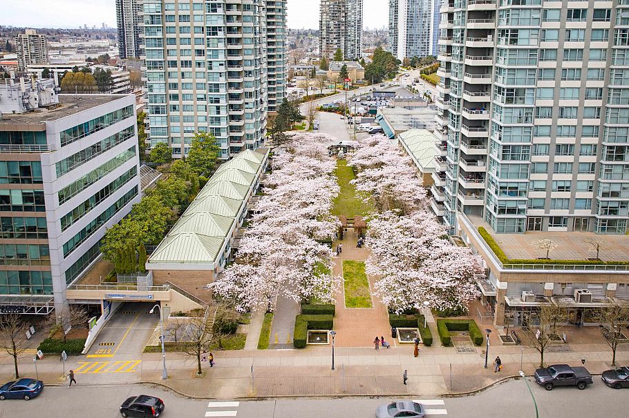 TH4 1889 Rosser Avenue Burnaby, BC - 3