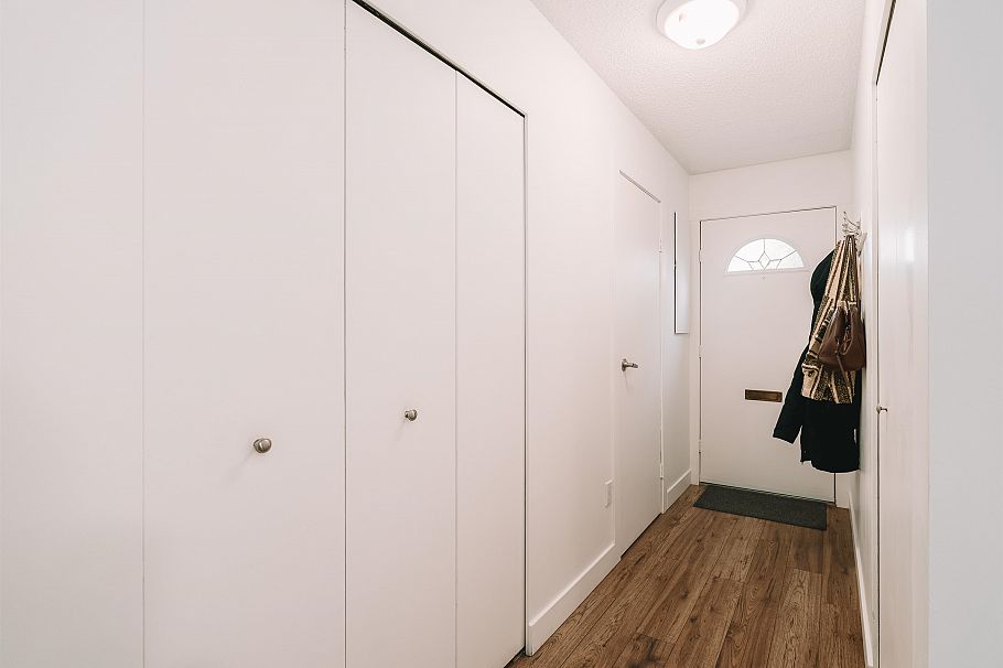 19 230 W 14th Street North Vancouver, BC - 38