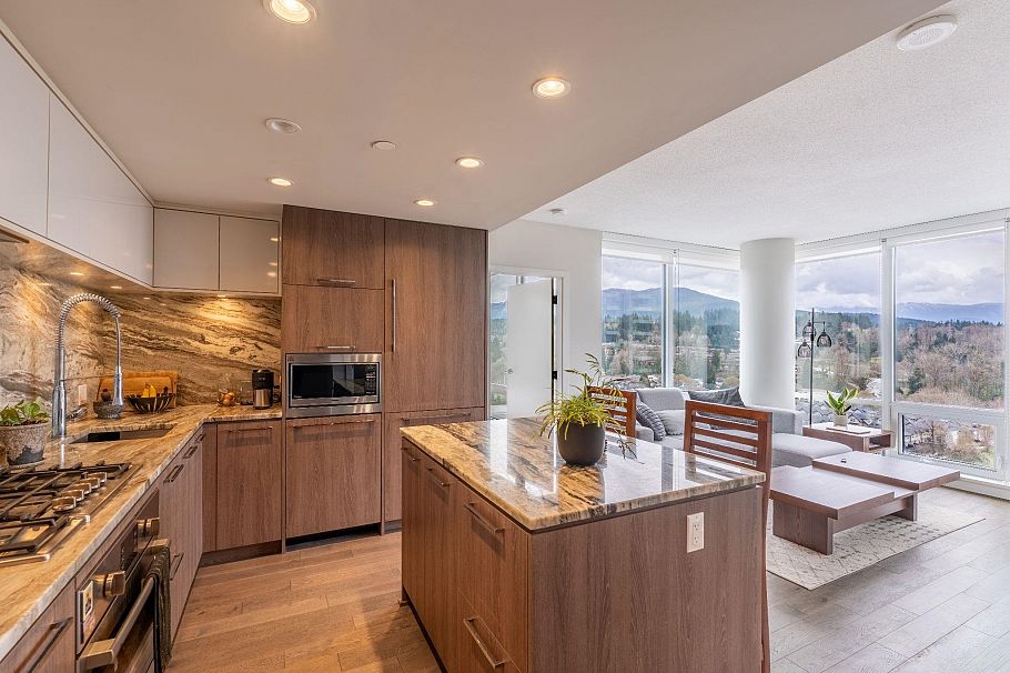 1702 680 Seylynn Crescent North Vancouver, BC - 1