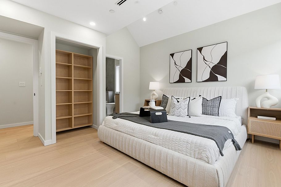 1 2091 E 20th Avenue Vancouver, BC - 22