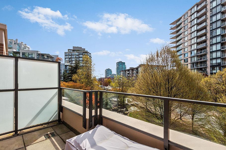 168 W 1st Street North Vancouver, BC - 18