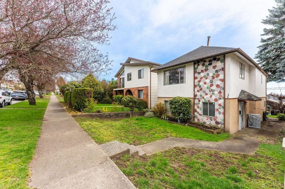 36 E 60th Avenue Vancouver, BC - 2