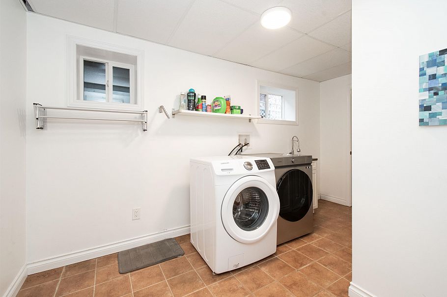 943 Shavington Street North Vancouver, BC - 27